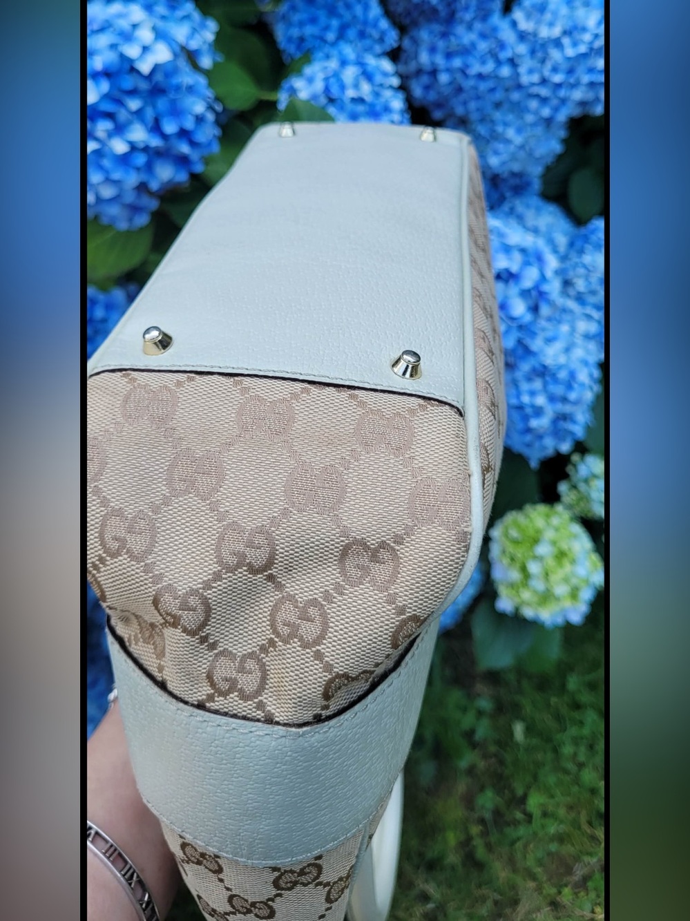 Authentic Gucci Beige GG Canvas Shoulder Bag with Cream Leather Trim - Picture 7 of 15